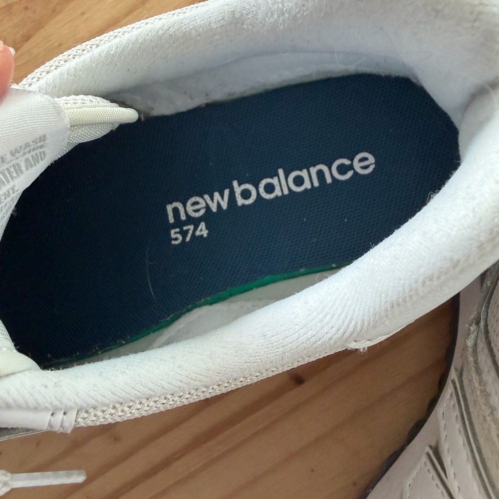 New Balance 574. - Picture 3 of 3